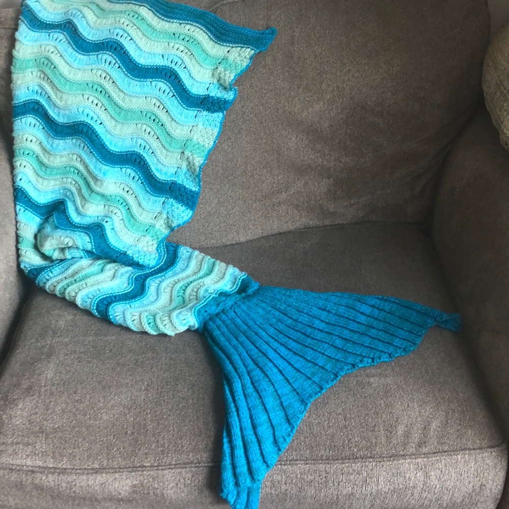 Girl’s mermaid blanket